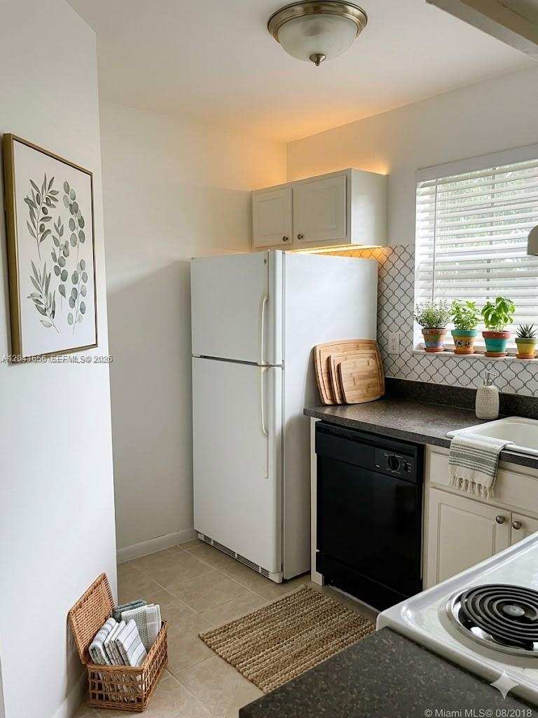 1761 NW 96th Ter # 3H, Pembroke Pines FL 33024