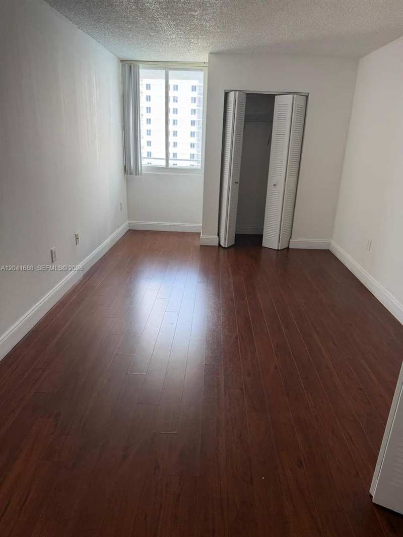 800 N Miami Ave # E1402, Miami FL 33136