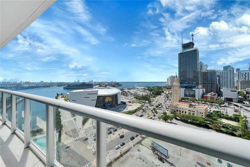 888 Biscayne Blvd # 2101, Miami FL 33132