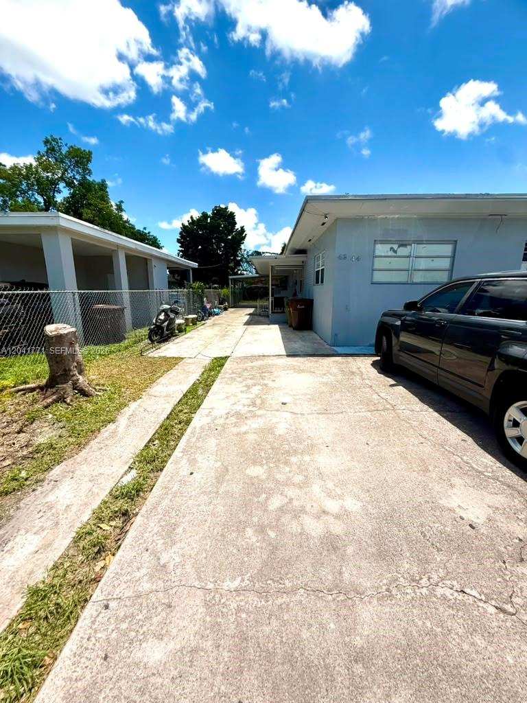 42 E 13th St, Hialeah FL 33010