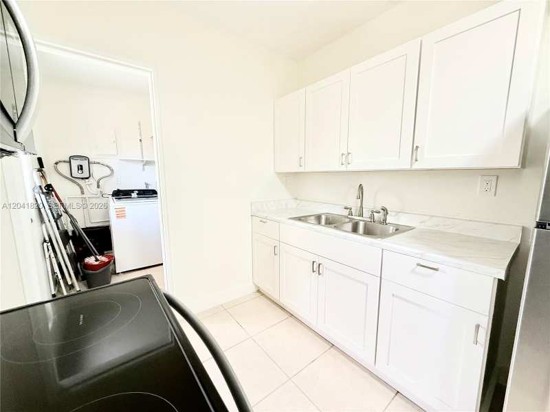 1311 N 69th Ave, Hollywood FL 33024