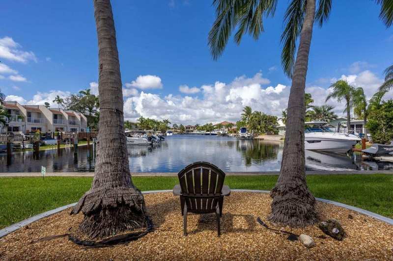 1880 SE 3rd Street # 1880, Pompano Beach FL 33060