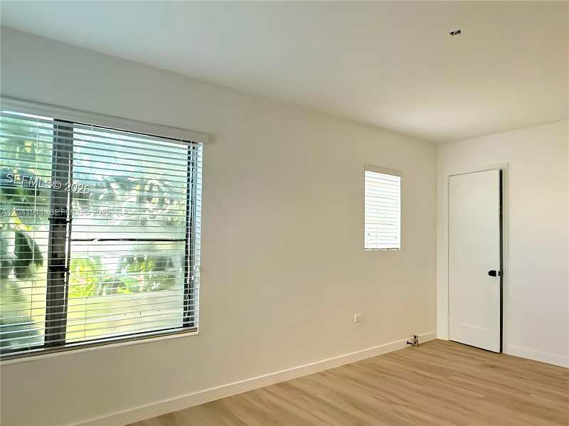 641 10th St # 2, Miami Beach FL 33139