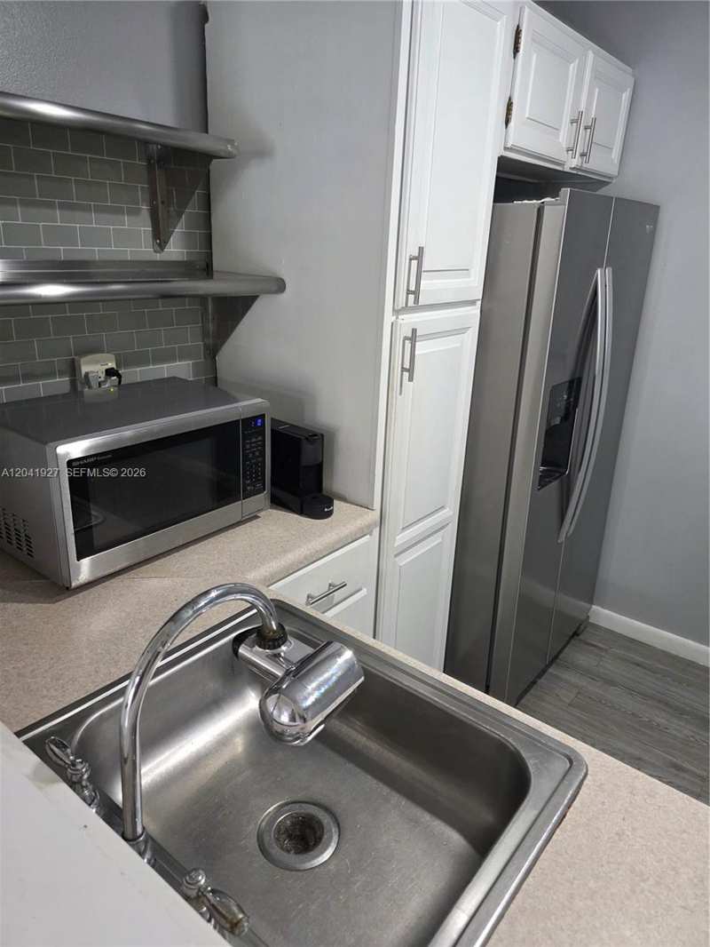 8065 SW 107th Ave # 202, Miami FL 33173