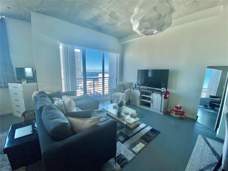 133 NE 2nd Ave # 3409, Miami FL 33132