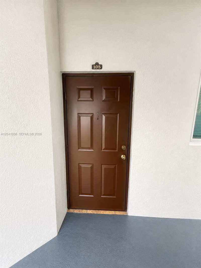 1656 SE 29th Ct # 105, Homestead FL 33035