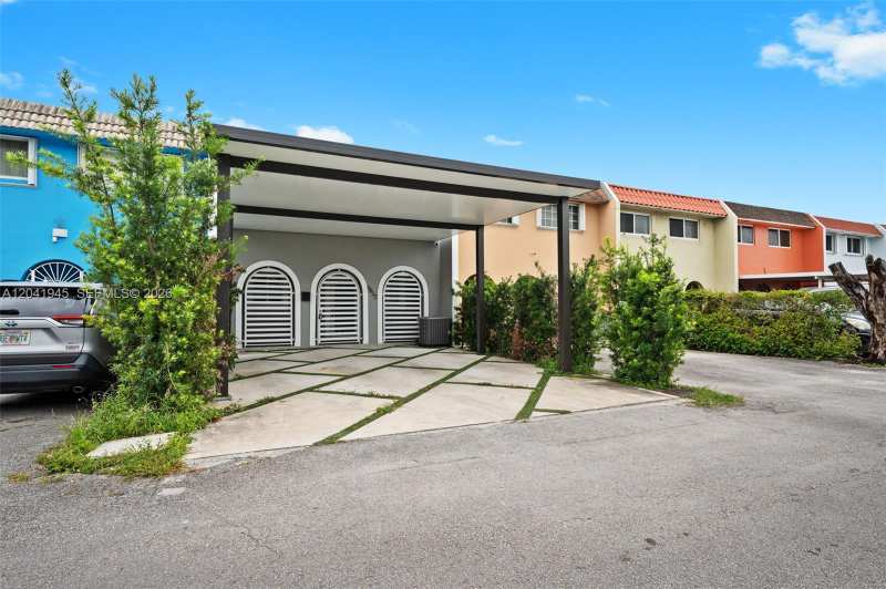 6832 W 2nd Ct, Hialeah FL 33014