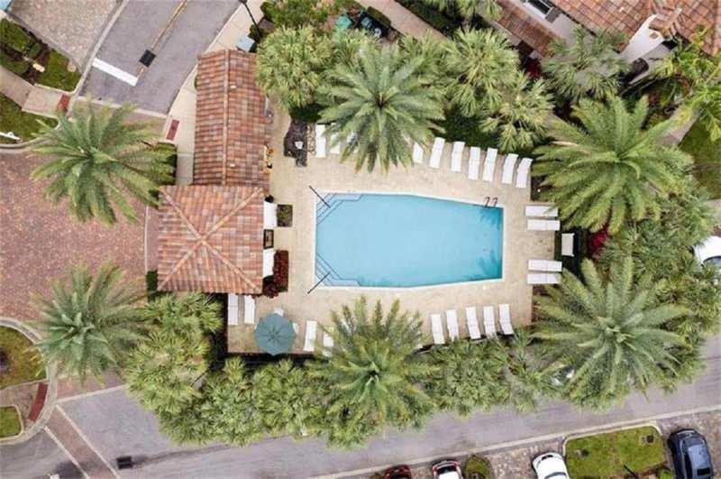 2930 Cascada Isles Way, Cooper City FL 33024