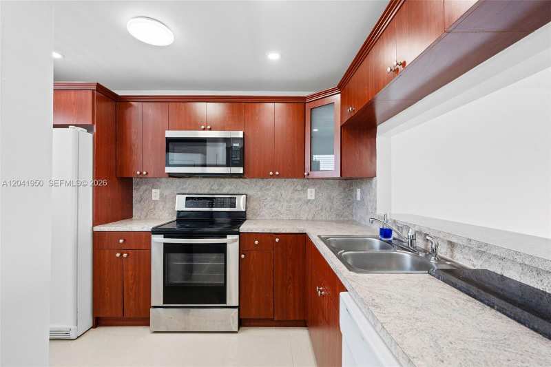 10288 NW 9th St Cir # 501, Miami FL 33172