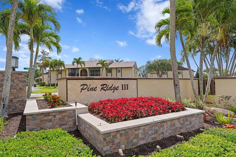 337 Pine Ridge Circle # 2, FL 33463