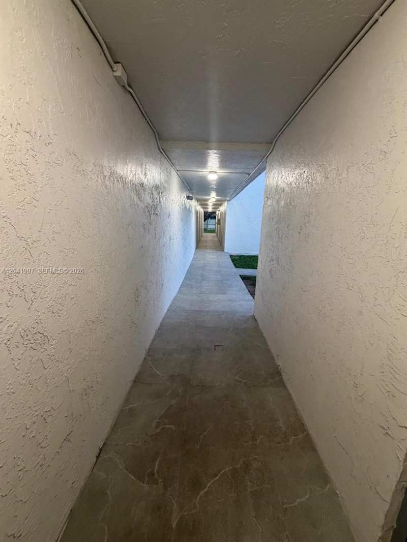 9520 SW 8th St # 121, Miami FL 33174
