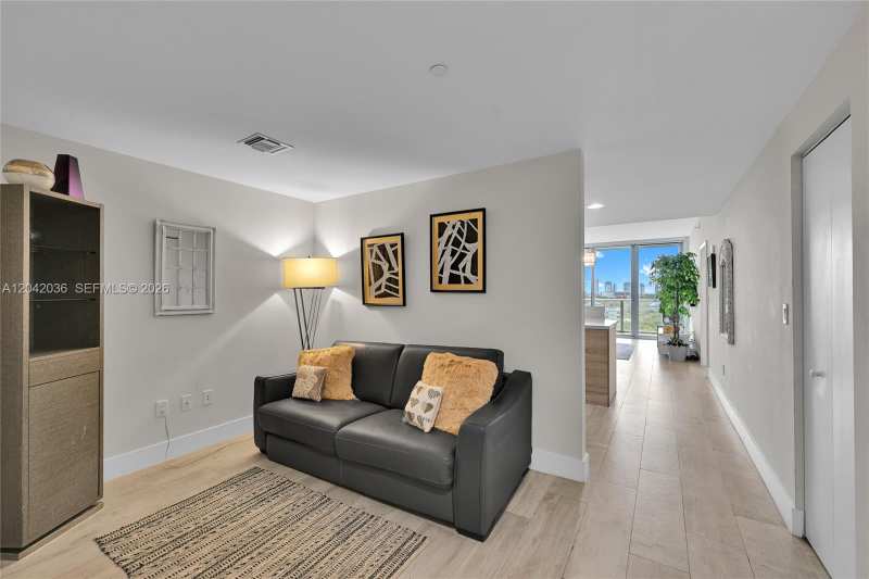 16385 Biscayne Blvd # 1020, North Miami Beach FL 33160