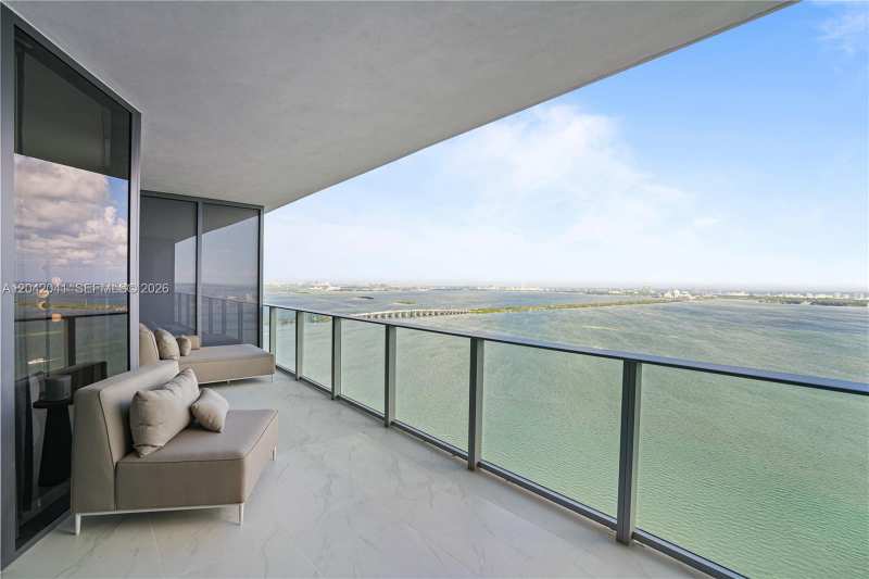 700 NE 24 # 3905, Miami FL 33137