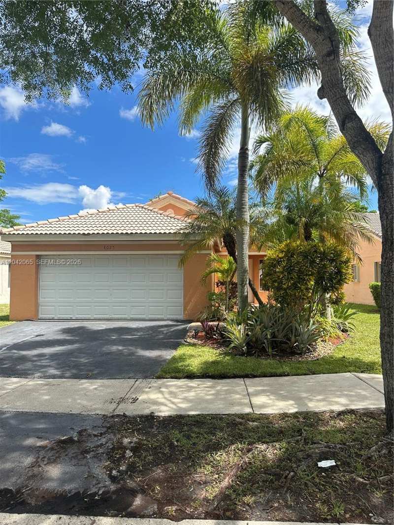 4025 Pine Ridge Ln, Weston FL 33331