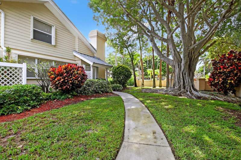 203 Andover Court, Boynton Beach FL 33436