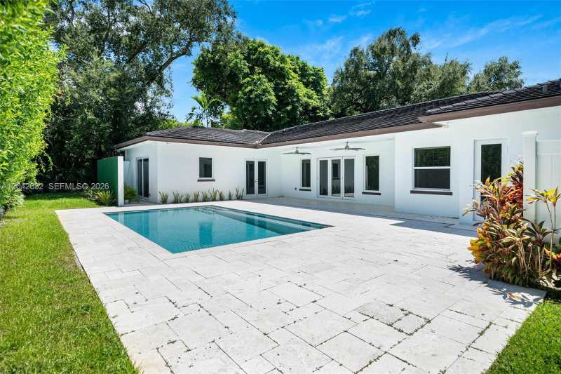 511 Madeira Ave, Coral Gables FL 33134