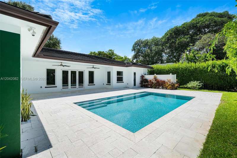 511 Madeira Ave, Coral Gables FL 33134