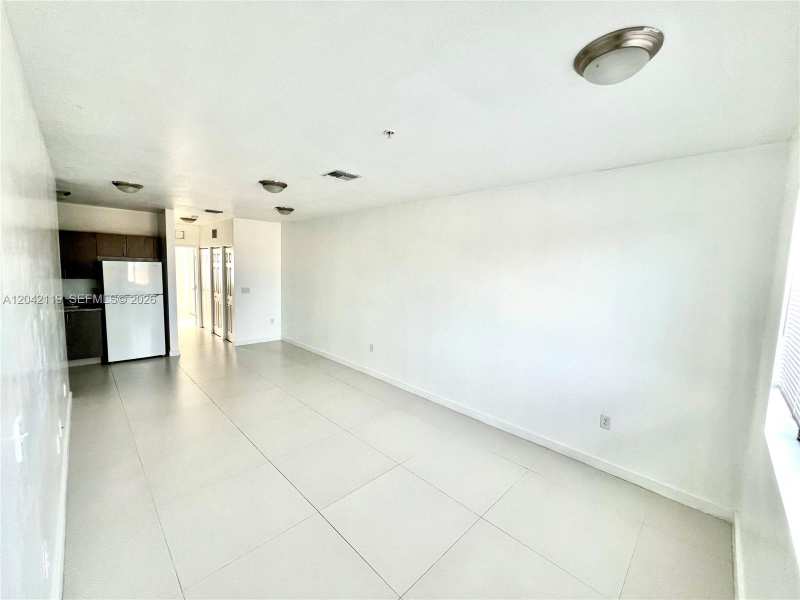 440 E 27th St # 204, Hialeah FL 33013