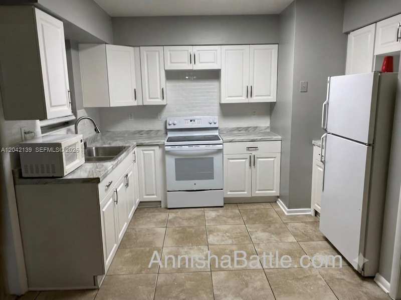 2901 NW 50th St, Miami FL 33142