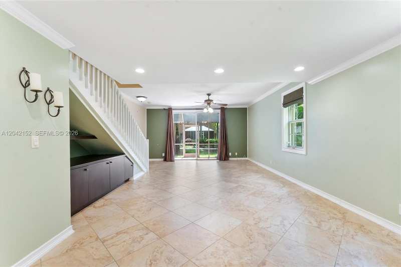 1552 Barcelona Way # 19, Weston FL 33327
