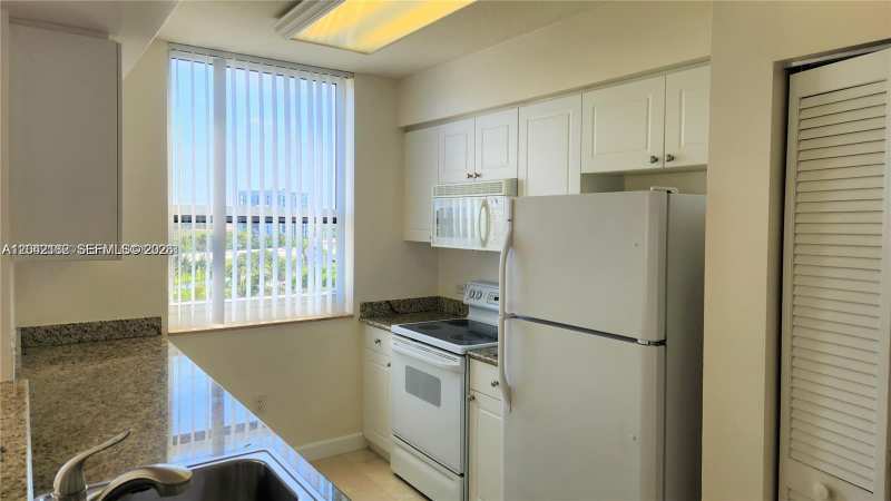 19501 W Country Club Dr # 704, Aventura FL 33180