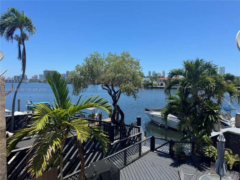 2795 NE 164th St # 6, North Miami Beach FL 33160