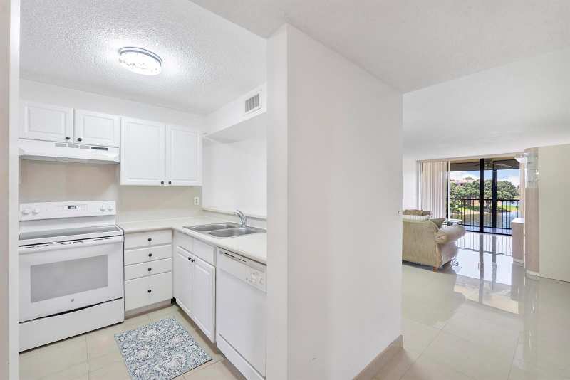 5828 Coral Lake Drive, Margate FL 33063
