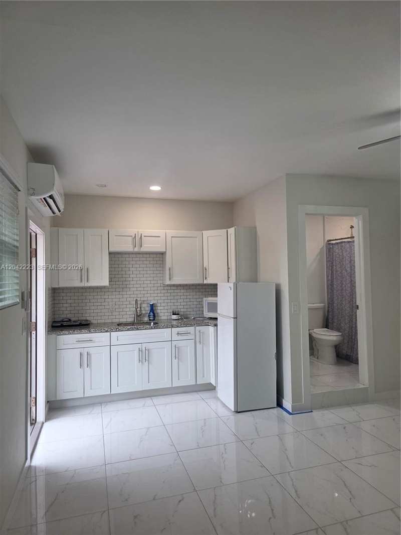 1281 Redbird Ave, Miami Springs FL 33166
