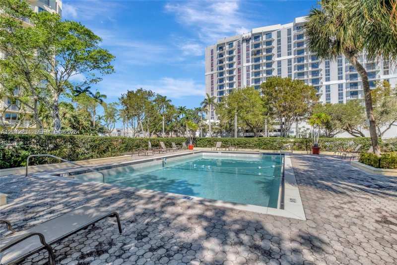 11111 Biscayne Blvd, Miami FL 33181