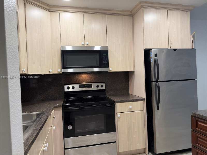 VENICE ISLE CONDO