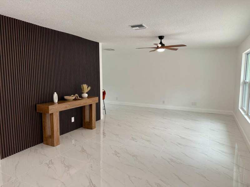 2812 F Road, FL 33470