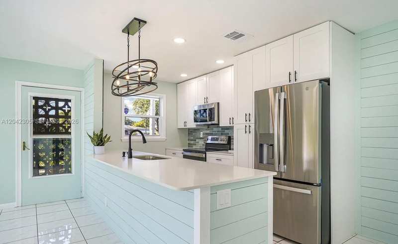 560 High Point Dr # D, Delray Beach FL 33445