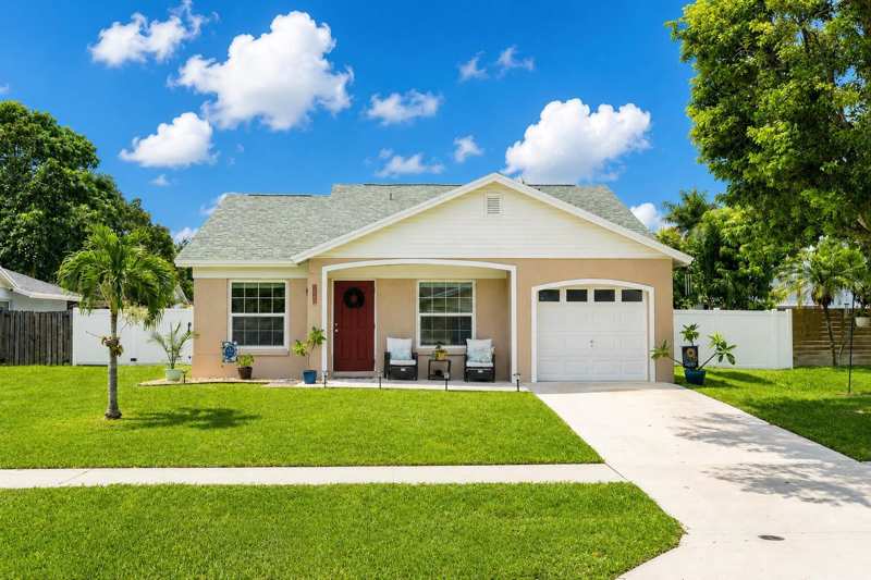 1450 Denlow Lane, Royal Palm Beach FL 33411