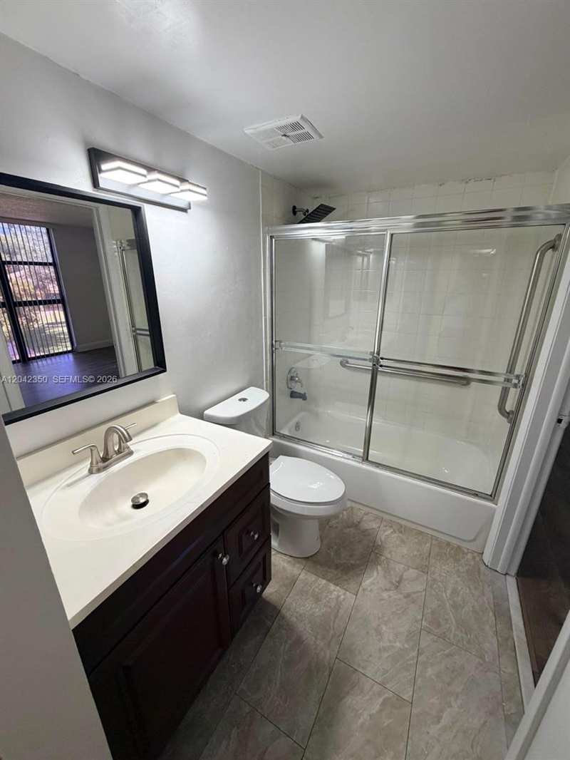 11780 SW 18th St # 213, Miami FL 33175