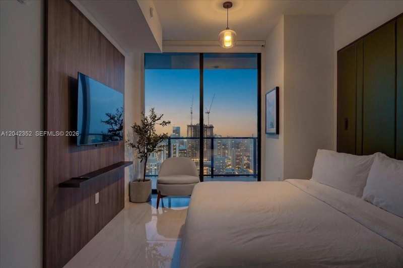 20 NE 11th St # 6003, Miami FL 33132