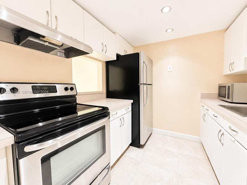 14421 N Kendall Dr # 403m, Miami FL 33186
