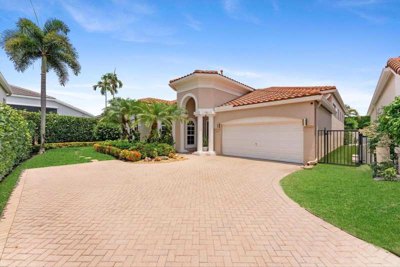 6533 Somerset Circle, Boca Raton FL 33496