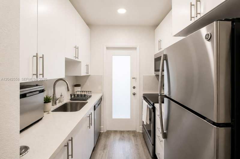 35 Edgewater Dr # 107, Coral Gables FL 33133