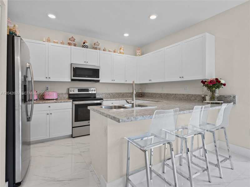 3347 W 106th Ter, Hialeah FL 33018