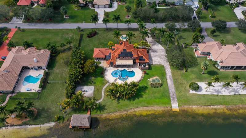 5660 Lago Del Sol Drive, Lake Worth FL 33449