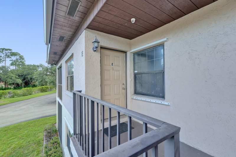 4225 S 57th Avenue, FL 33463