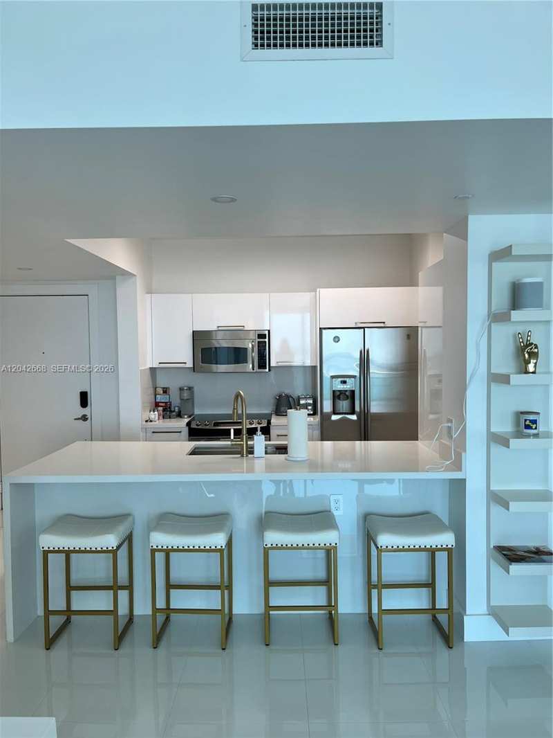 951 Brickell Ave # 2704, Miami FL 33131