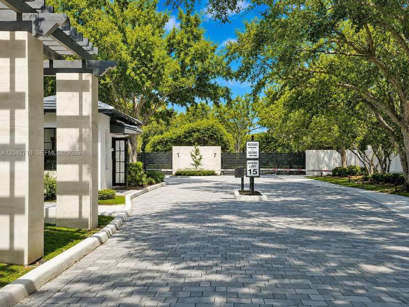 9662 SW 123rd St, Miami FL 33176