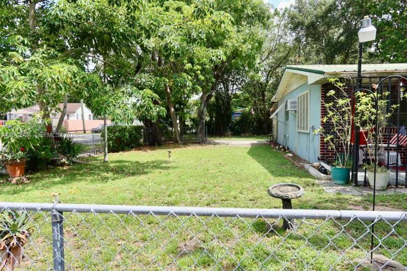 1797 NW 113th Ter, Miami FL 33167
