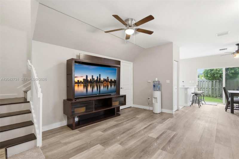 1233 NW 4th Ln, Florida City FL 33034