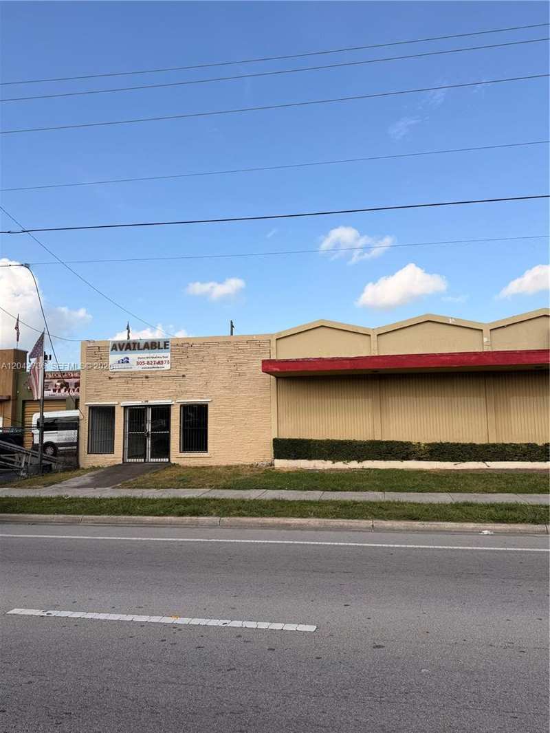 9360 NW 27th Ave, Miami FL 33147