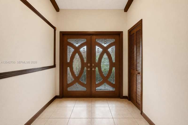 7365 N Augusta Dr, Hialeah FL 33015