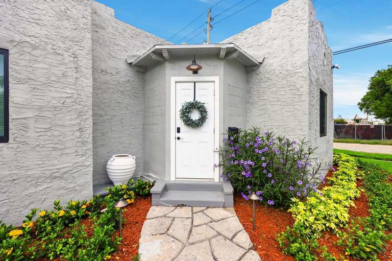 424 Putnam Road, West Palm Beach FL 33405