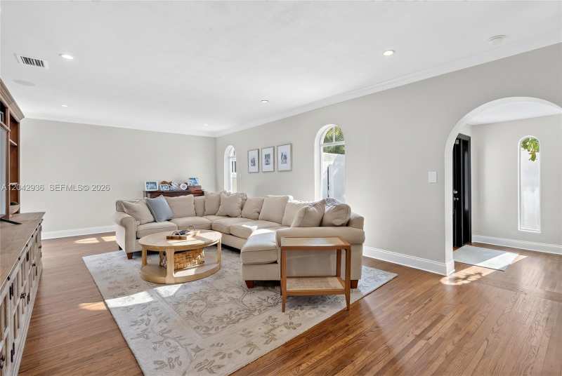4943 Riviera Dr., Coral Gables FL 33146