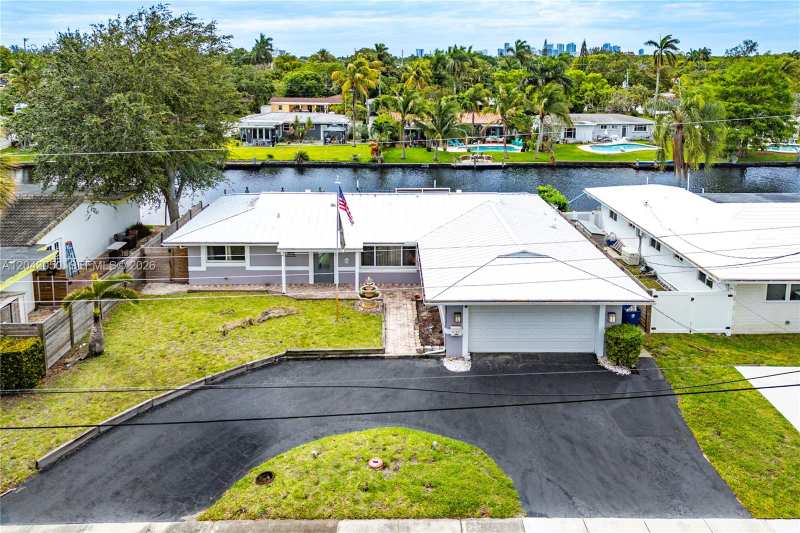 2832 NW 10th Ave, Wilton Manors FL 33311
